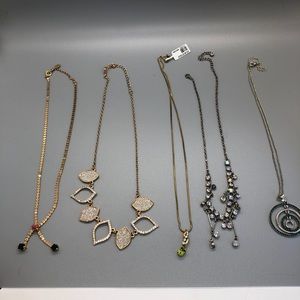 Delicate lot of necklaces C